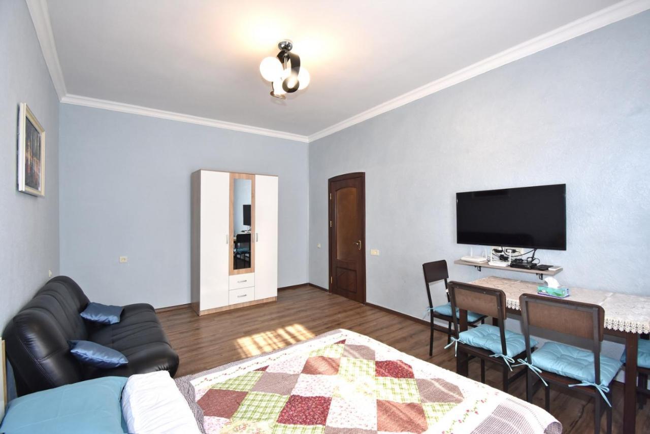 Apartment Near Sasundci Davit Metro Station Jerevan Exteriér fotografie